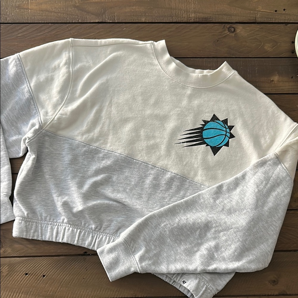 Woman’s phx suns cropped sweater